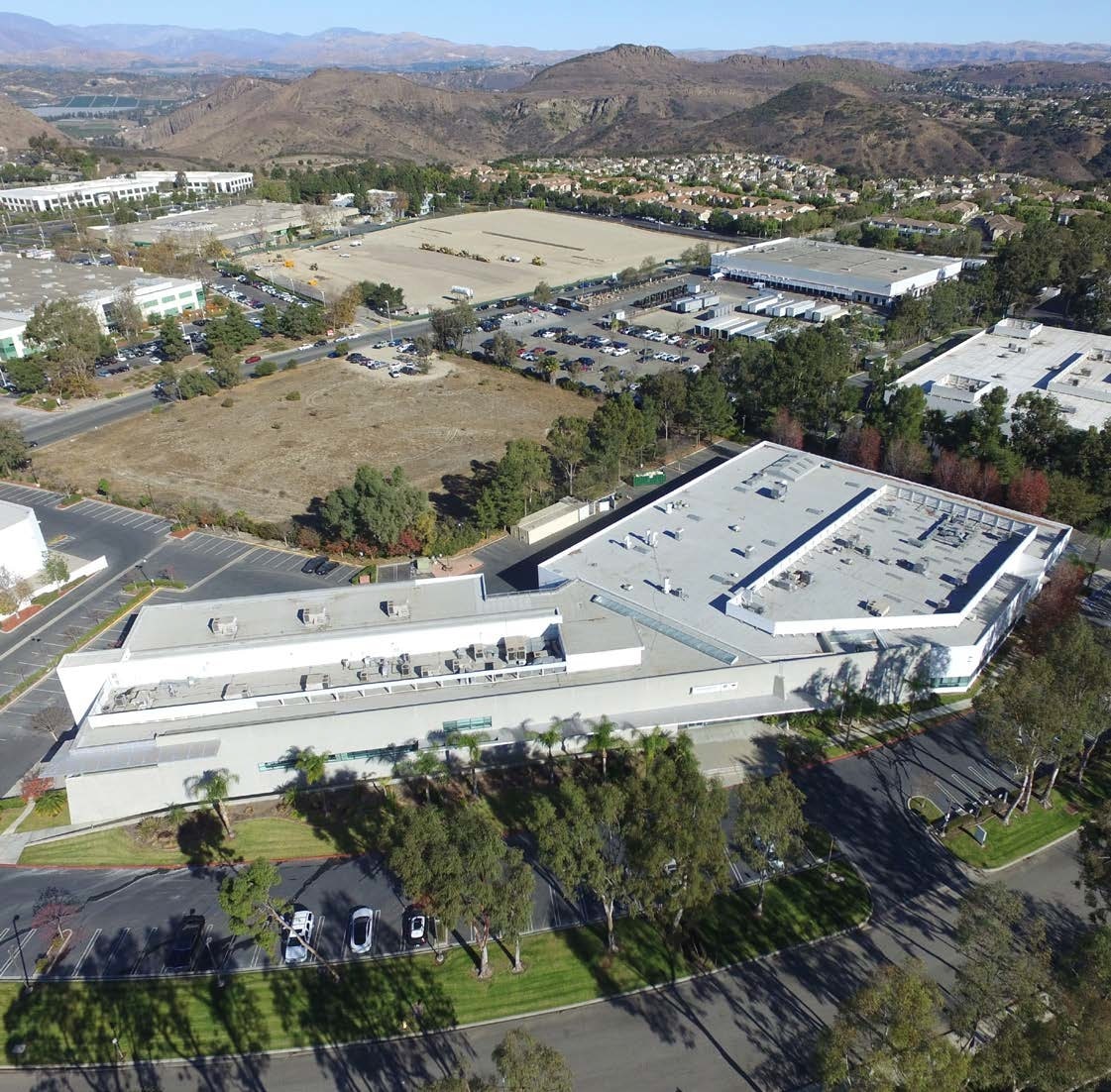 2201 Corporate Center Dr, Newbury Park, CA à louer Photo principale– Image 1 sur 18