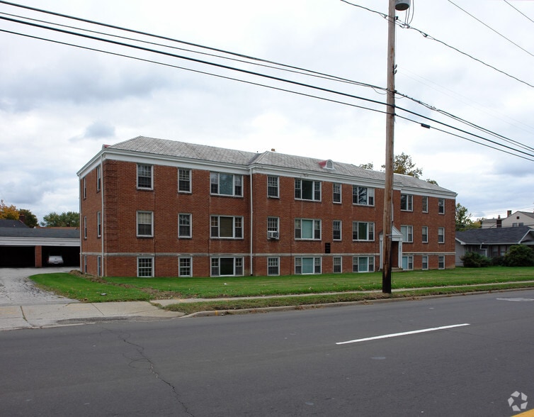 365 E Midlothian Blvd, Youngstown, OH à vendre - Photo principale – Image 1 sur 2