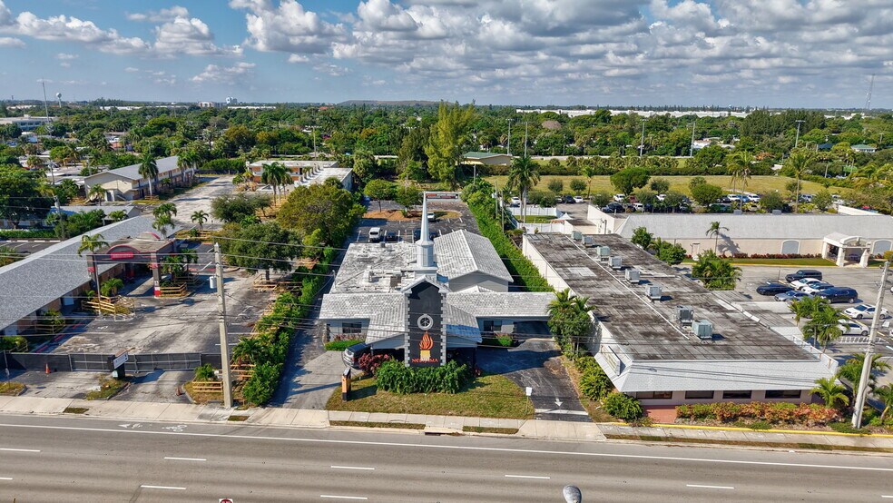 4213 N Federal Hwy, Pompano Beach, FL à vendre - Photo de l’immeuble – Image 3 sur 22