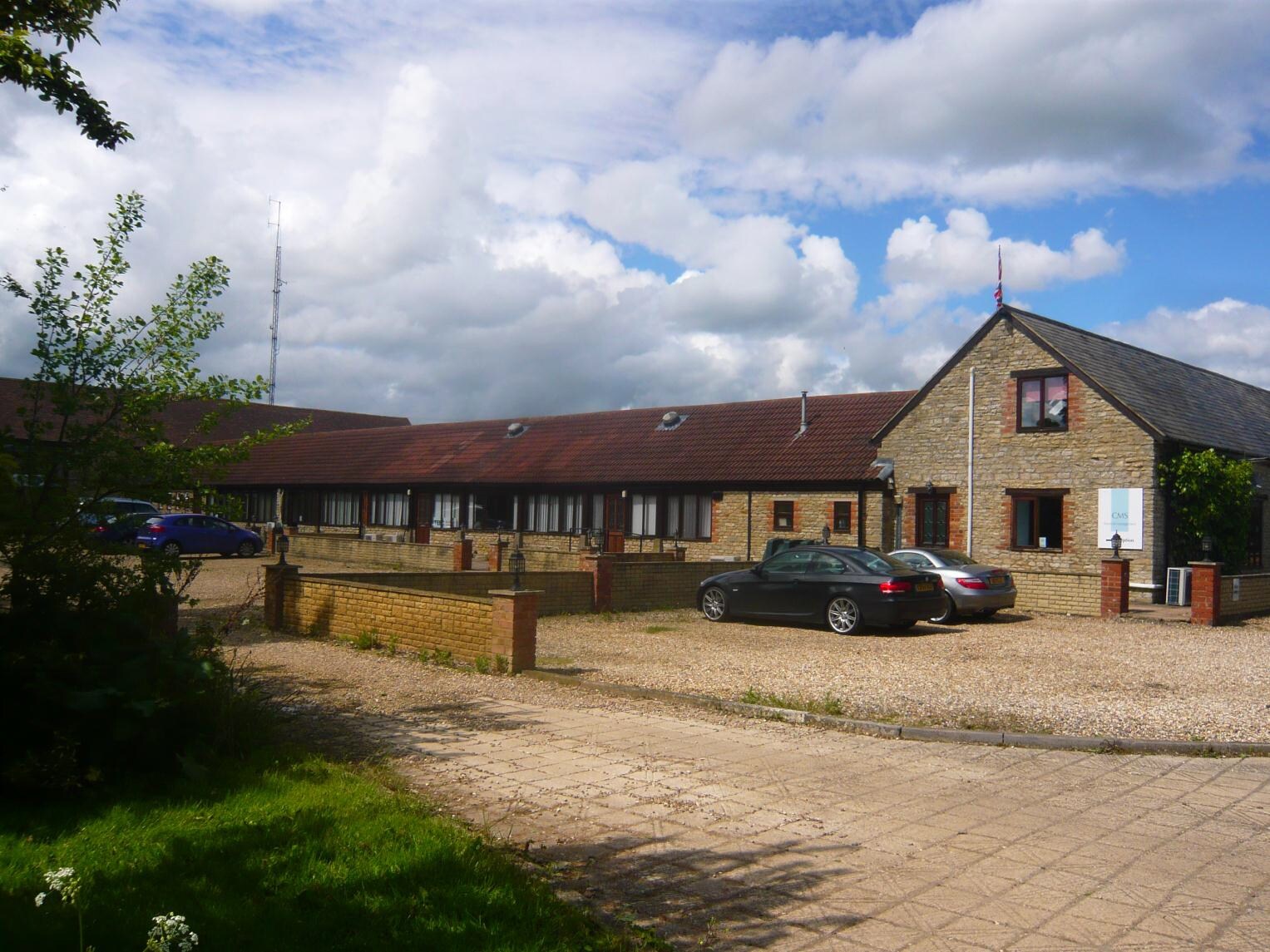 Baynards Green Business Park portefeuille de 5 biens à vendre sur LoopNet.fr Photo principale– Image 1 sur 4