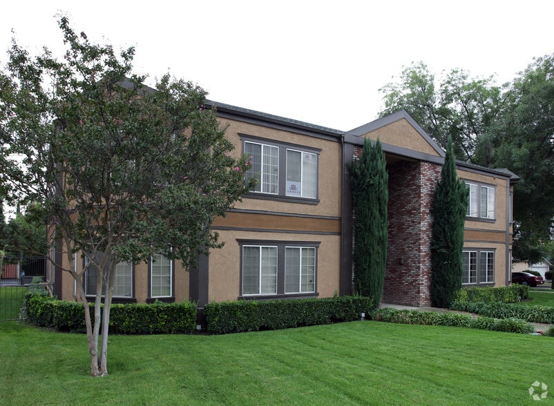 4192 Brockton Ave, Riverside, CA à louer - Photo principale – Image 1 sur 7