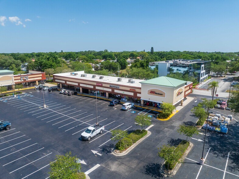 35209 US Highway 19 N, Palm Harbor, FL à louer - Photo de l’immeuble – Image 3 sur 4
