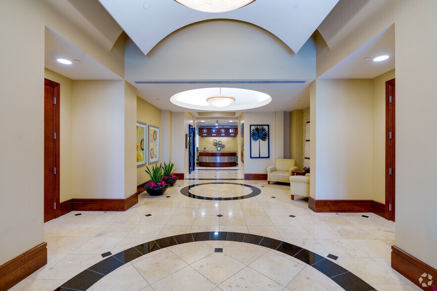 1540 International Pky, Lake Mary, FL à louer - Hall d’entrée – Image 3 sur 10
