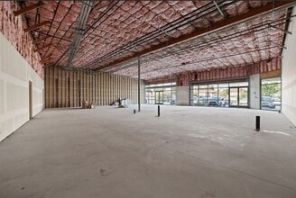 301 N Tustin Ave, Santa Ana, CA à louer Photo intérieure– Image 2 sur 4