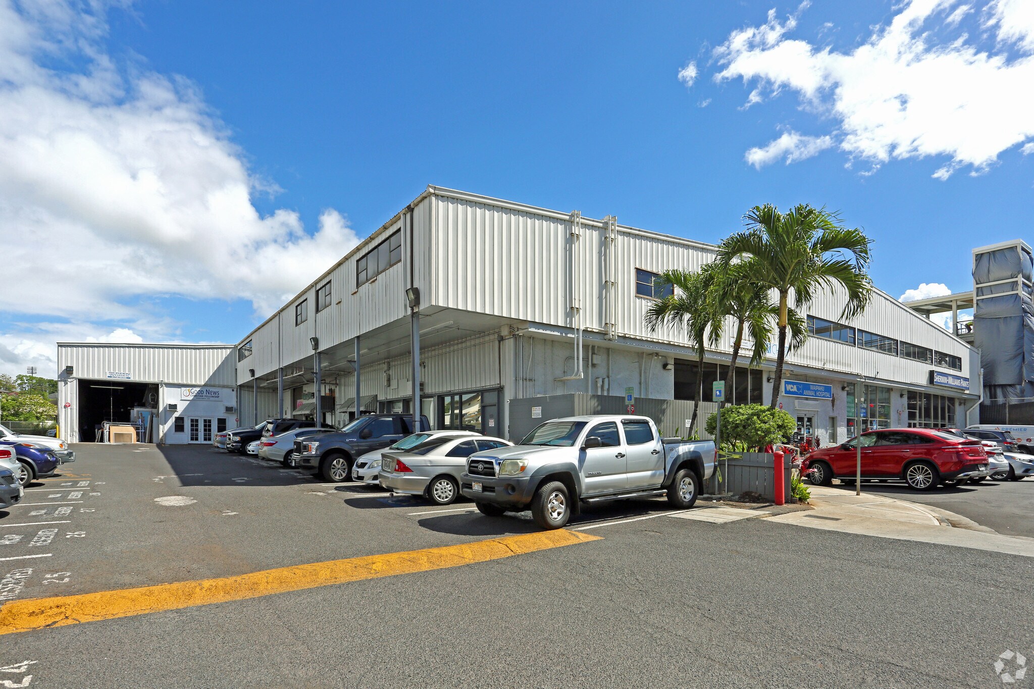 94-800-94-810 Moloalo St, Waipahu, HI à louer Photo principale– Image 1 sur 11