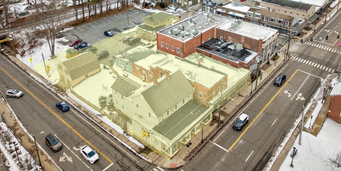 5-13 W Main St, Clinton, CT à vendre Photo principale– Image 1 sur 28