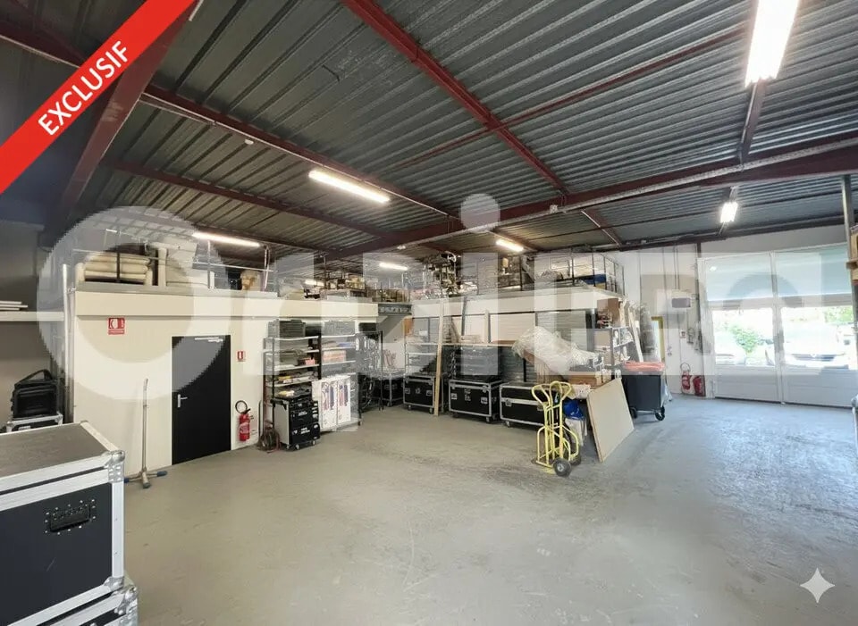 Local d'activités dans Les Ulis à vendre Photo de l’immeuble– Image 1 sur 7