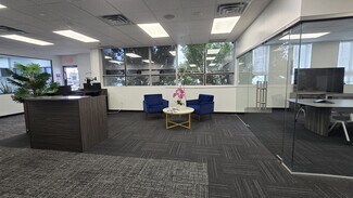 Plus de détails pour 2300 Marcus Ave, New Hyde Park, NY - Local d'activités à louer