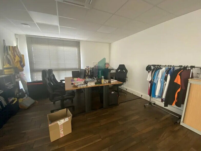 Bureau dans SAINT-OUEN-L'AUMONE à vendre - Photo de l’immeuble – Image 3 sur 8