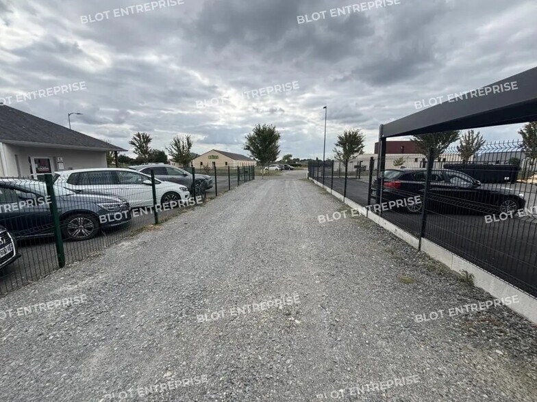 Local d'activités dans Nort-sur-Erdre à vendre - Photo de l’immeuble – Image 2 sur 6