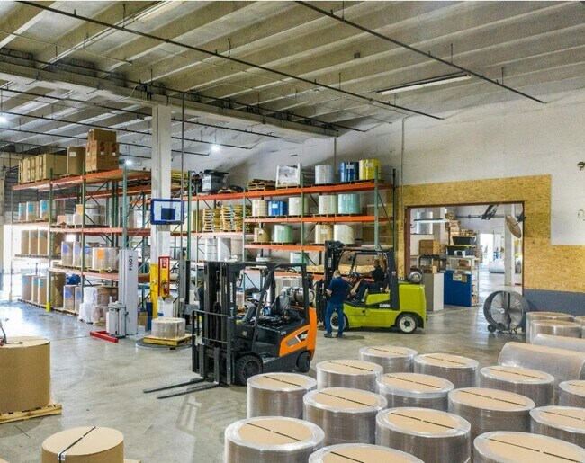 Plus de détails pour Industriel/Logistique à louer