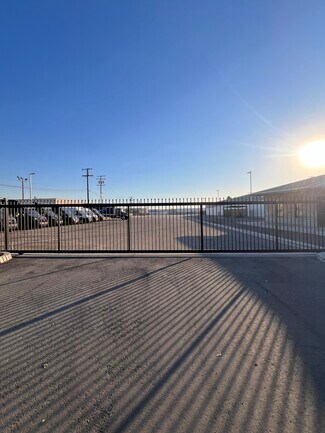 Plus de détails pour 12122 Woodruff Ave, Downey, CA - Terrain à louer