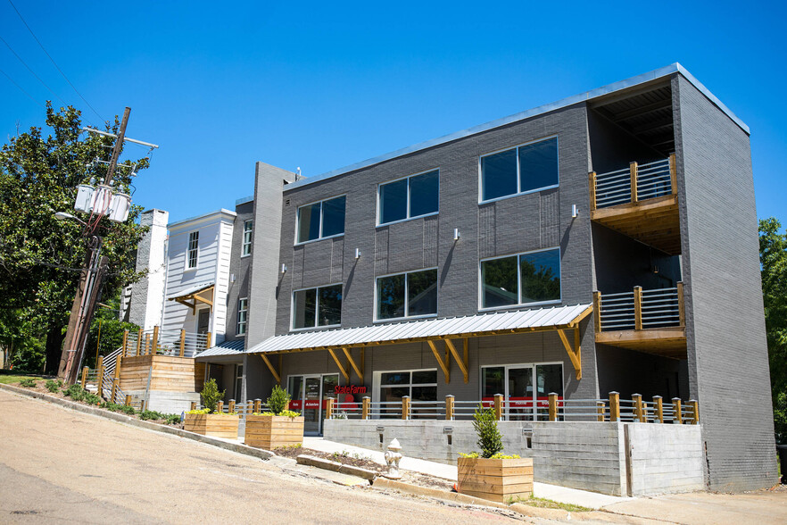 3304 N State St, Jackson, MS à louer - Photo de l’immeuble – Image 2 sur 19