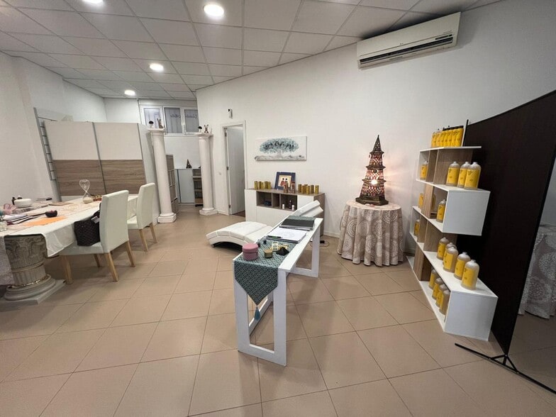 Immeuble residentiel dans Madrid, Madrid à vendre - Photo intérieure – Image 2 sur 2