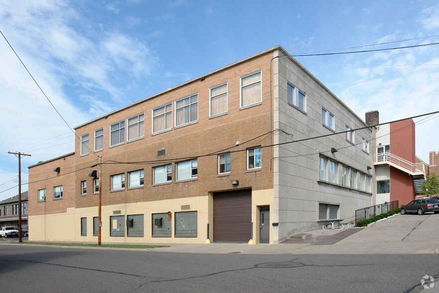 1330 E Superior St, Duluth, MN à louer - Photo de l’immeuble – Image 2 sur 3