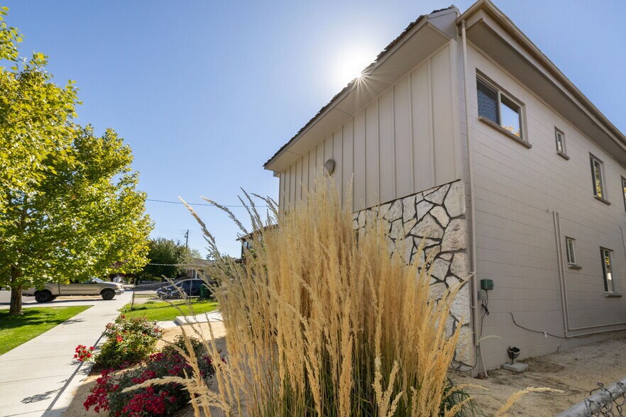 927 and 547 Ralston Street - 17 Units portefeuille de 2 biens à vendre sur LoopNet.fr - Photo de l’immeuble – Image 2 sur 36