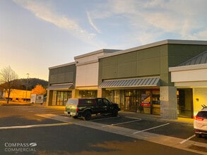 2600-2650 NE Highway 20, Bend, OR à louer Photo de l’immeuble– Image 2 sur 5