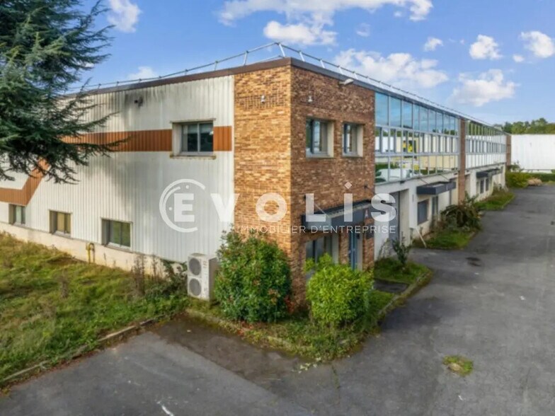 4 Avenue Des Andes, Les Ulis à louer - Photo de l’immeuble – Image 1 sur 12
