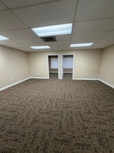 6719 Winkler Rd, Fort Myers, FL à louer Photo intérieure– Image 2 sur 7