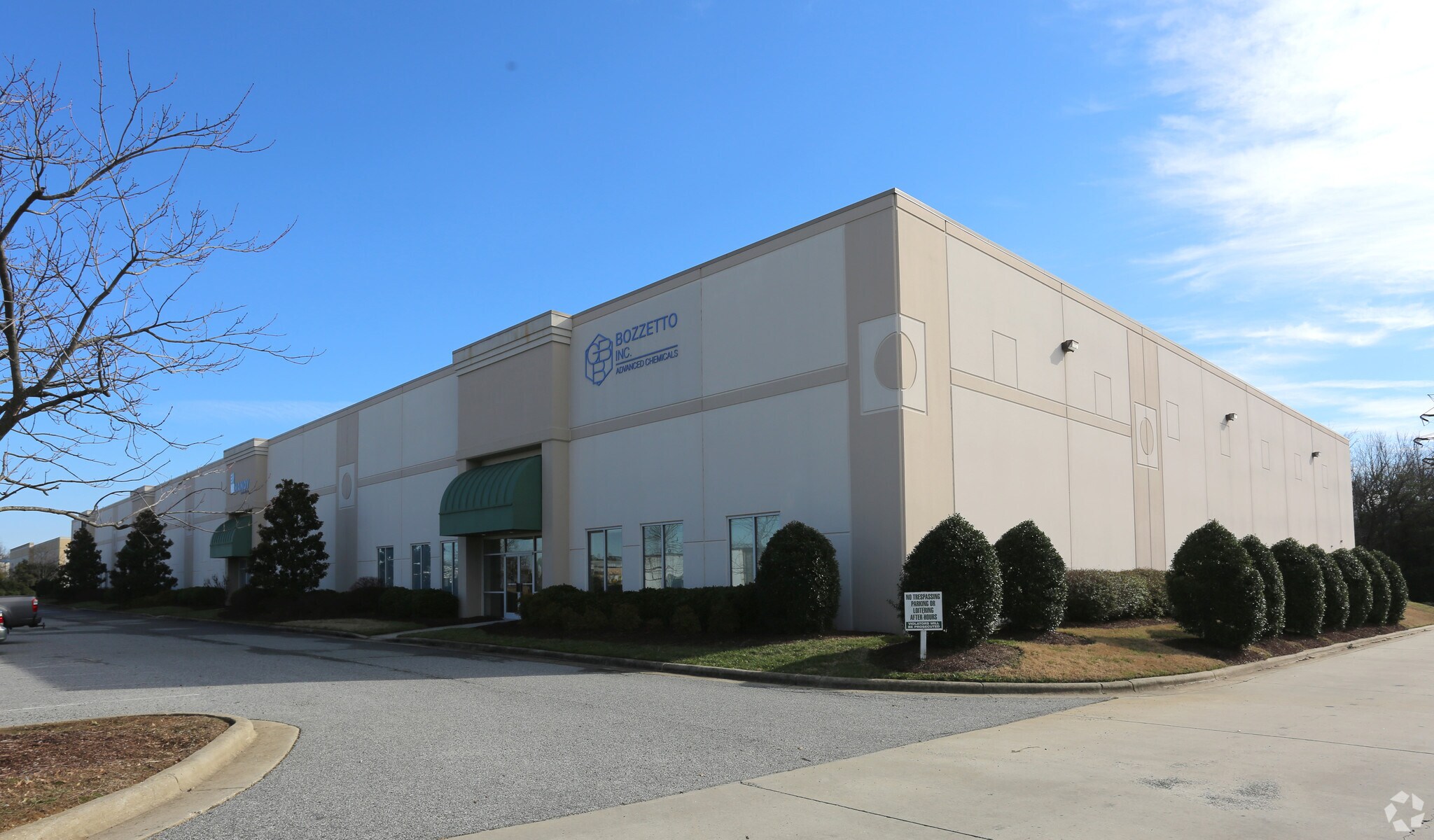 214 E JJ Dr, Greensboro, NC à louer Photo principale– Image 1 sur 10