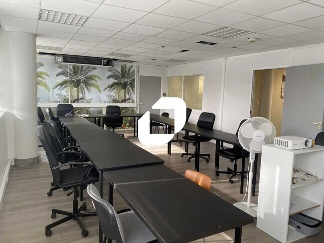 Plus de détails pour Bureau à louer