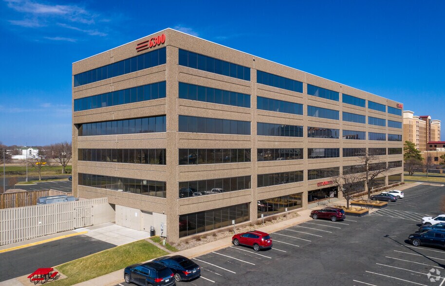 6300 Shingle Creek Pky, Brooklyn Center, MN à louer - Photo de l’immeuble – Image 1 sur 5
