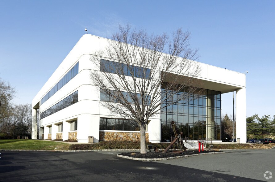 4 Commerce Dr, Cranford, NJ à louer - Photo de l’immeuble – Image 1 sur 3