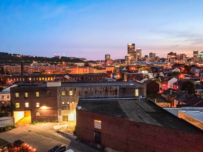 918 Rickenbach St, Pittsburgh, PA à vendre - Photo de l’immeuble – Image 2 sur 28
