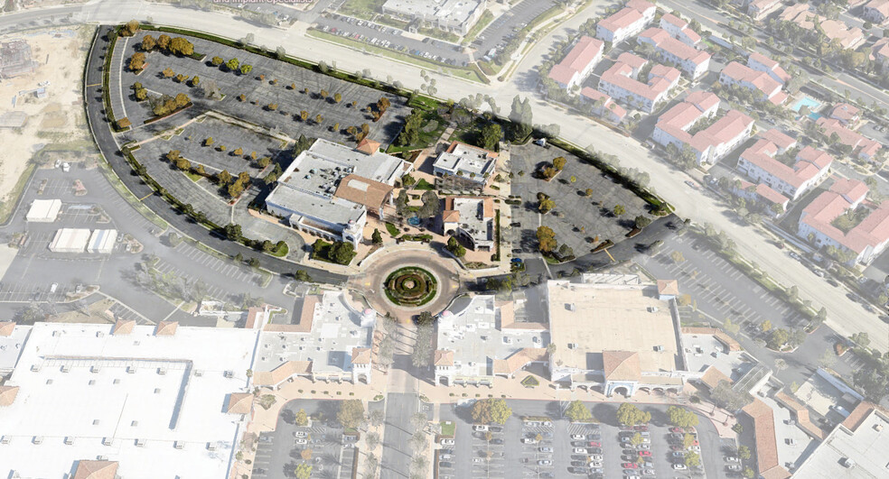 10709 Town Center Dr, Rancho Cucamonga, CA à louer - Photo de l’immeuble – Image 1 sur 4