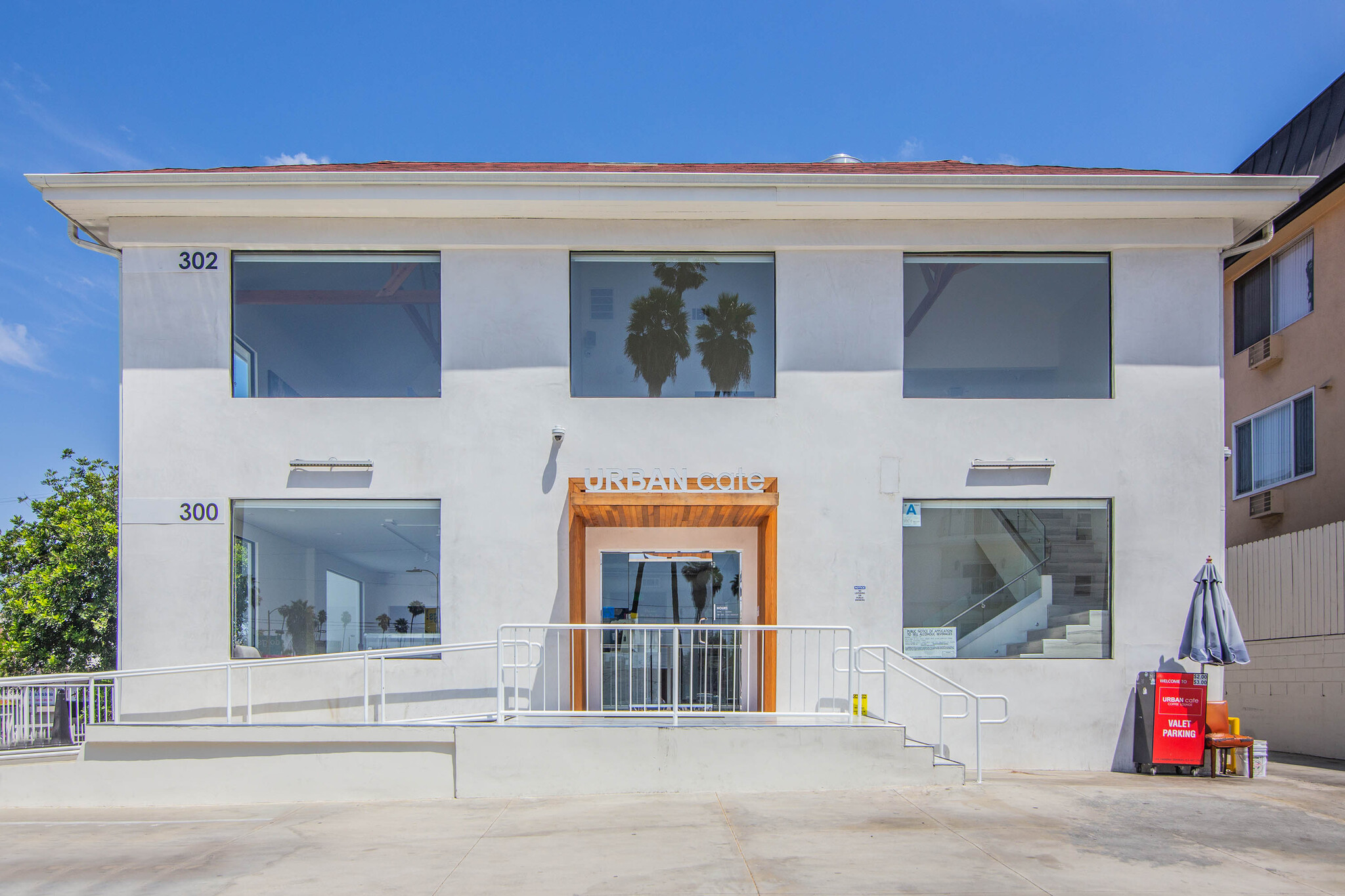 300-302 S Mariposa Ave, Los Angeles, CA à louer Photo de l’immeuble– Image 1 sur 13
