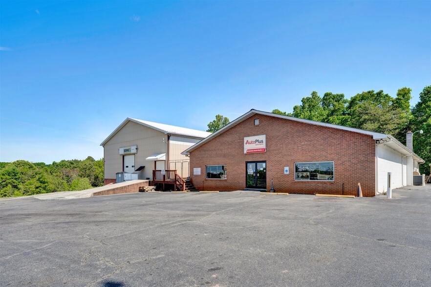 2837 Scruggs Rd, Moneta, VA à louer - Photo de l’immeuble – Image 2 sur 22