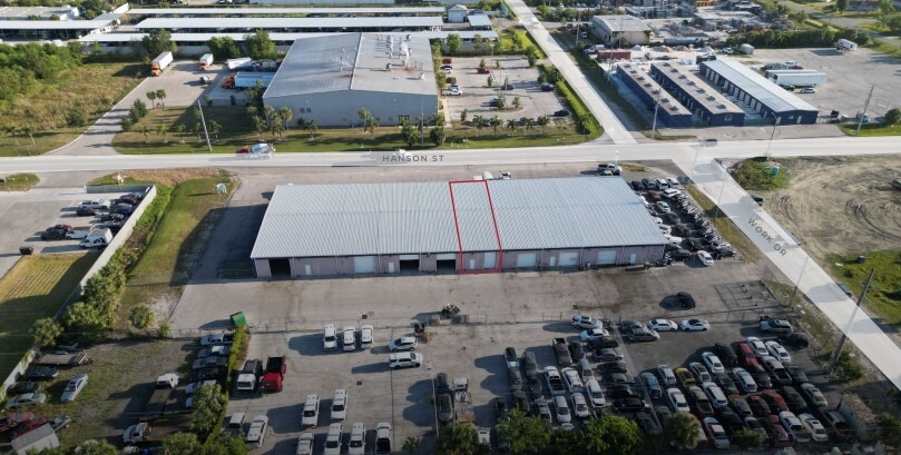 3350 Hanson St, Fort Myers, FL à louer Photo de l’immeuble– Image 1 sur 1