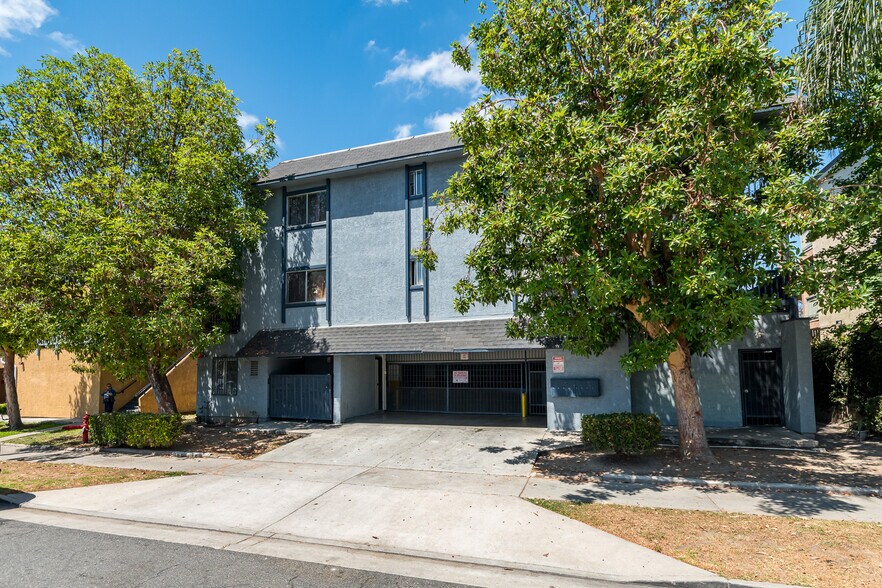 1810 S Broadway, Santa Ana, CA à vendre - Photo de l’immeuble – Image 1 sur 21