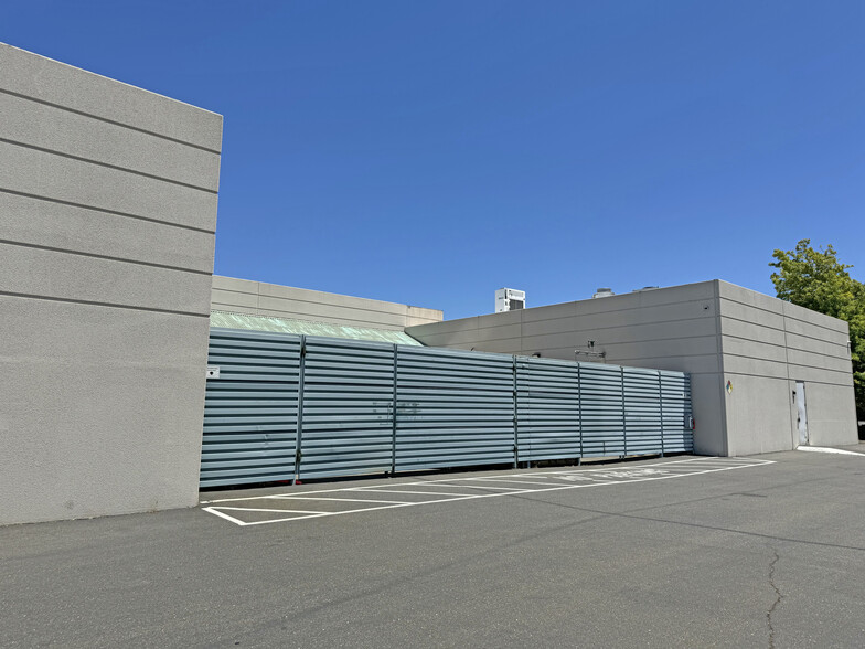 424 Aviation Blvd, Santa Rosa, CA à louer - Photo de l’immeuble – Image 3 sur 4