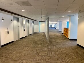 333 Fayetteville St, Raleigh, NC à louer Photo intérieure– Image 1 sur 12