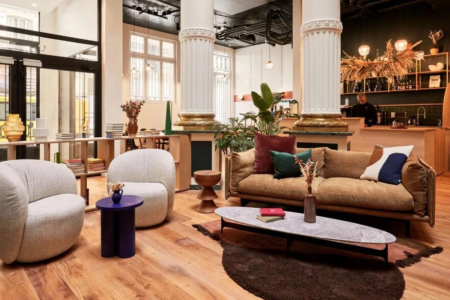 9 Rue Des Filles Saint-Thomas, Paris à louer - Photo de l’immeuble – Image 1 sur 20