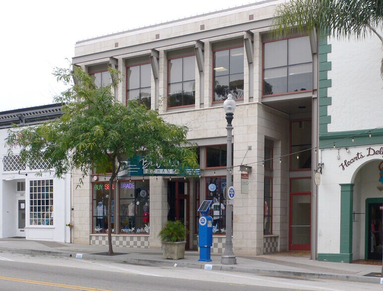 532 E Main St, Ventura, CA à louer - Photo de l’immeuble – Image 2 sur 9