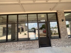 2710 S Clear Creek Rd, Killeen, TX à louer Photo de l’immeuble– Image 1 sur 8