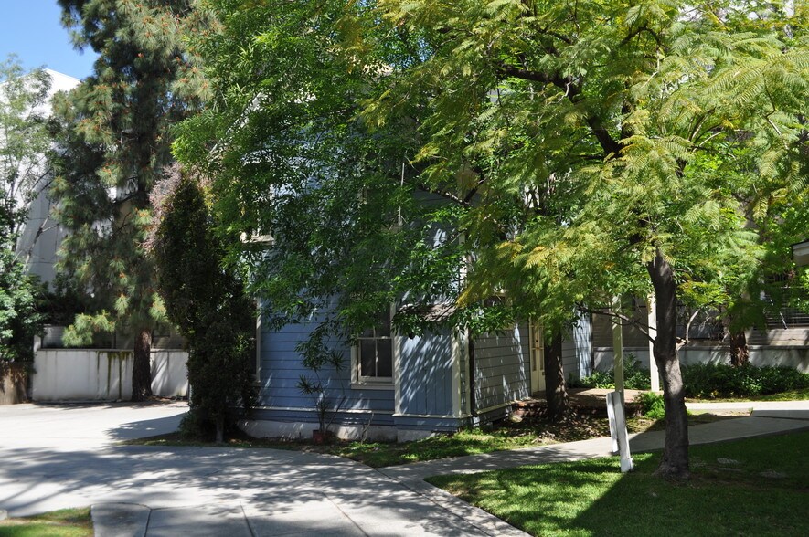 253-255 S Marengo Ave, Pasadena, CA à louer - Photo de l’immeuble – Image 3 sur 54