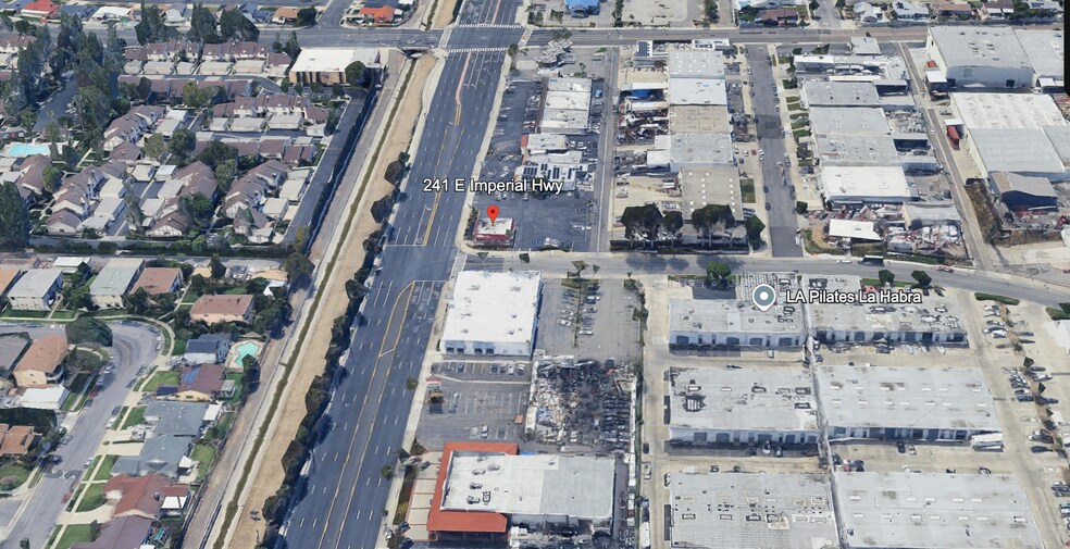 241 E Imperial Hwy, La Habra, CA à louer - Photo principale – Image 1 sur 3