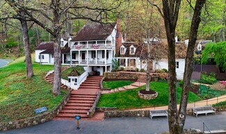 Plus de détails pour 683 Thomas Jefferson Pky, Charlottesville, VA - Local commercial à vendre