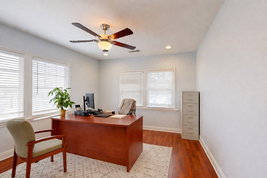 400 W Yosemite Ave, Madera, CA à vendre - Photo de l’immeuble – Image 3 sur 11