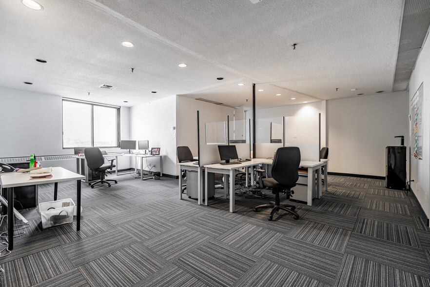 600 Rue Chabanel O, Montréal, QC à louer - Photo intérieure – Image 3 sur 8