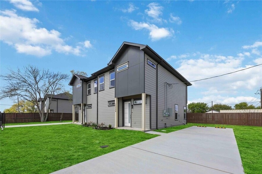 7555 Calhoun rd, Houston, TX à vendre - Photo principale – Image 1 sur 11