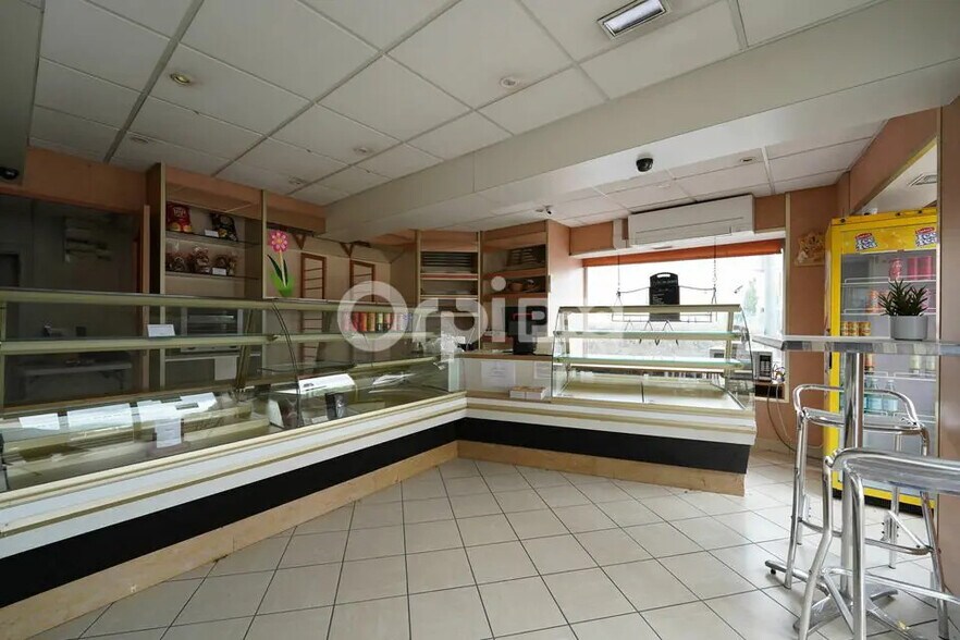 Local commercial dans Lozanne à vendre - Photo intérieure – Image 1 sur 7