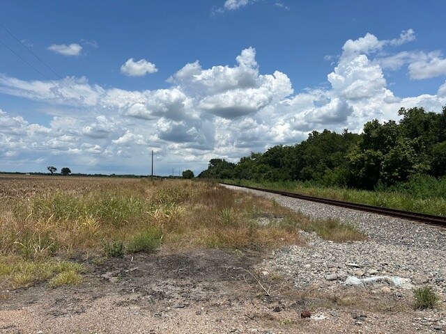619 W. FM 1161 & Interstate 69, Hungerford, TX à vendre Photo de l’immeuble– Image 1 sur 5