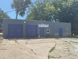 Plus de détails pour 503 S Center St, Bloomington, IL - Local commercial à vendre
