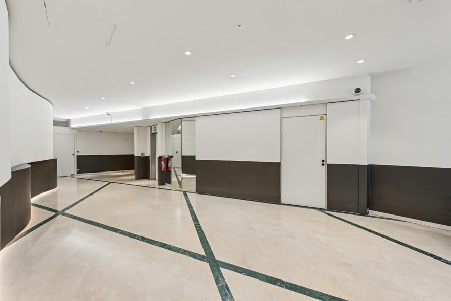 31-39 Rue Du Gouverneur Général Eboué, Issy-les-Moulineaux à louer - Photo de l’immeuble – Image 3 sur 14