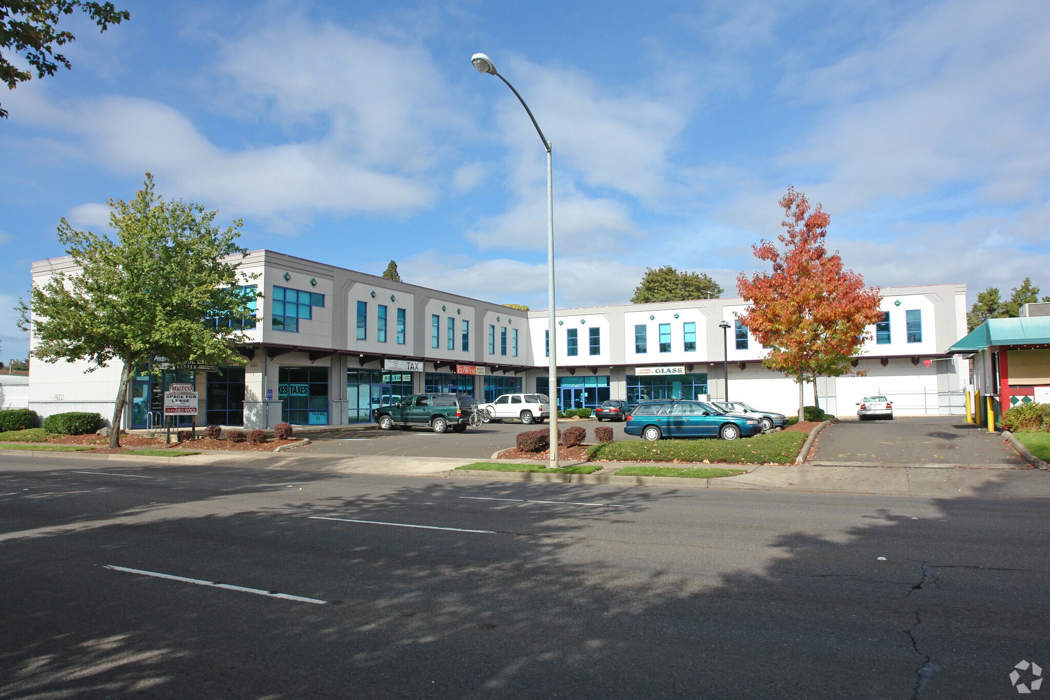 1369 W 6th Ave, Eugene, OR à louer Photo de l’immeuble– Image 1 sur 5