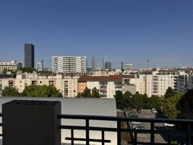 Bureau dans Lyon à louer - Photo de l’immeuble – Image 2 sur 9